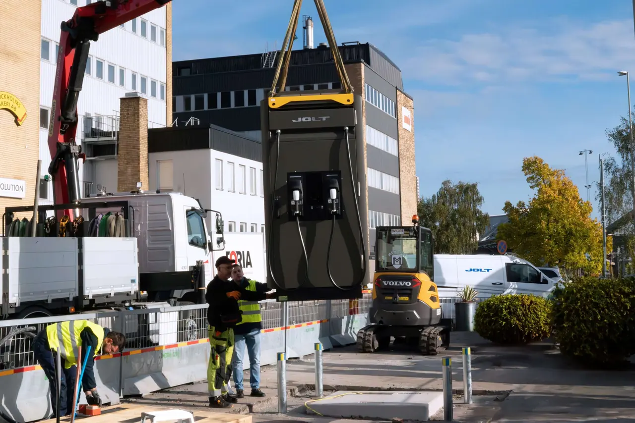 JOLT ERRICHTET SCHNELLLADE-CLUSTER IN STOCKHOLM – EIN VORBILD FÜR DEUTSCHE STÄDTE